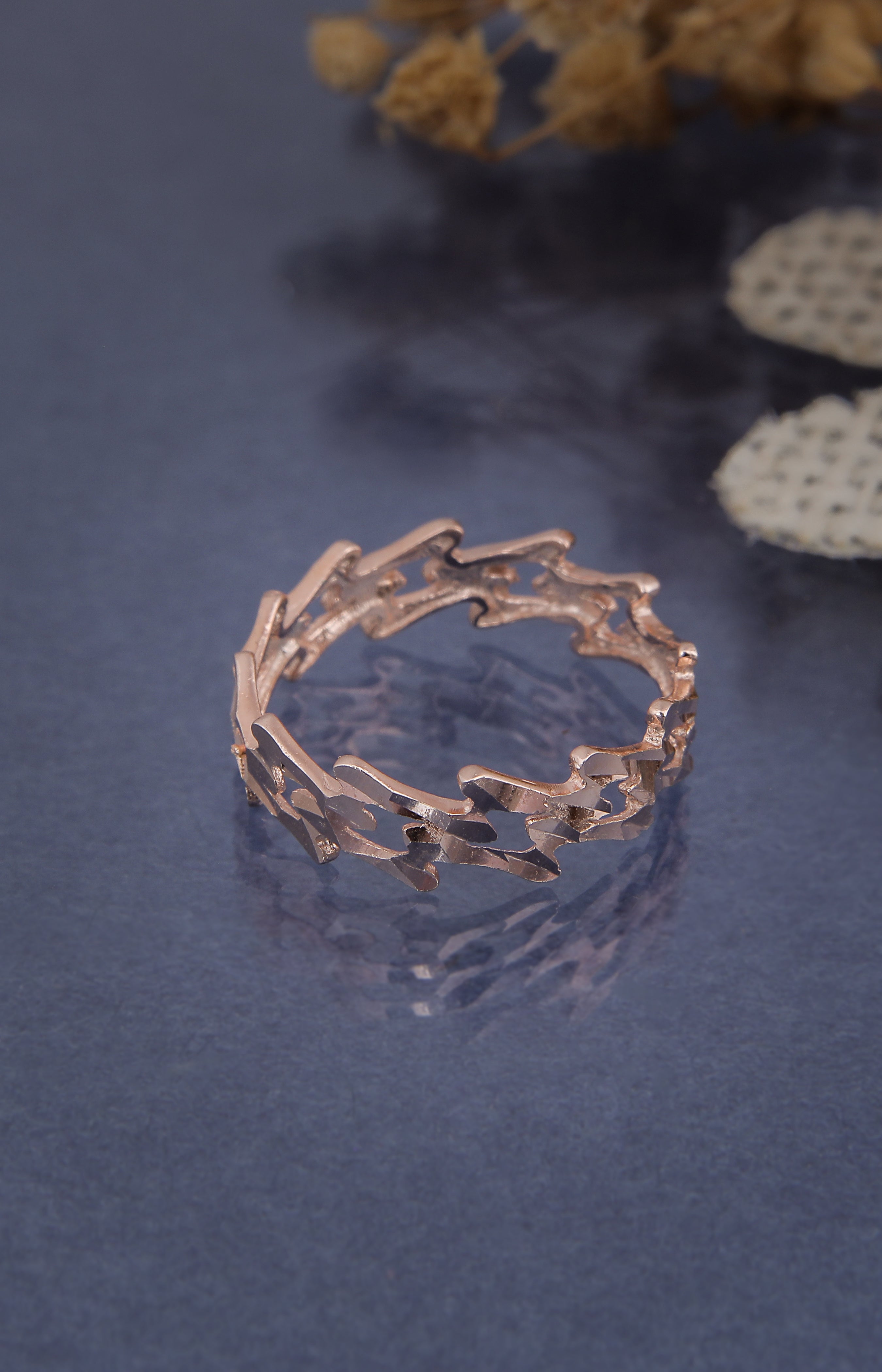 Zigzag Cutout Rose Ring