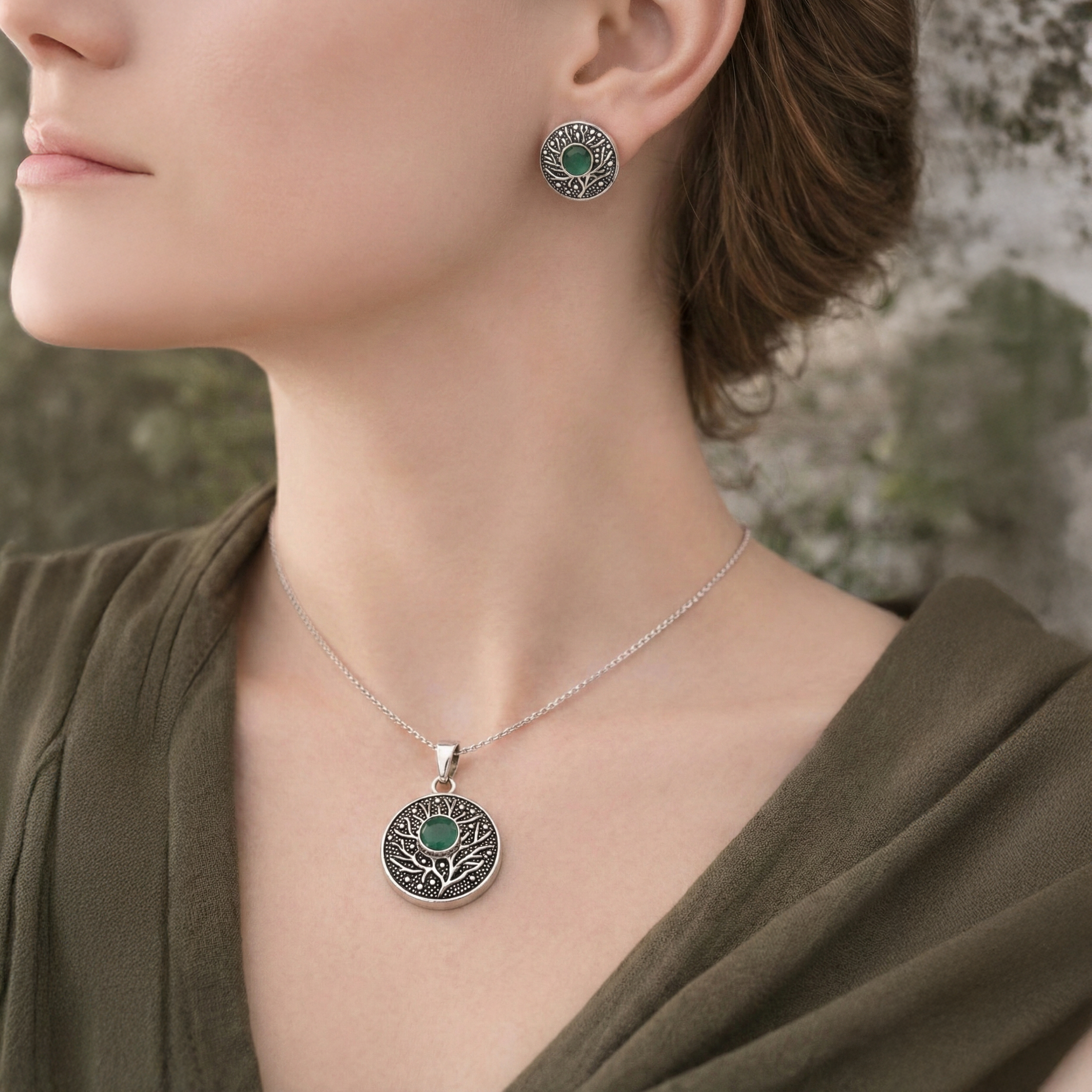 Emerald Tree Medallion Pendant Set – Nature Inspired Elegant Jewellery Set for Women | Artistic Everyday Earrings and Pendant