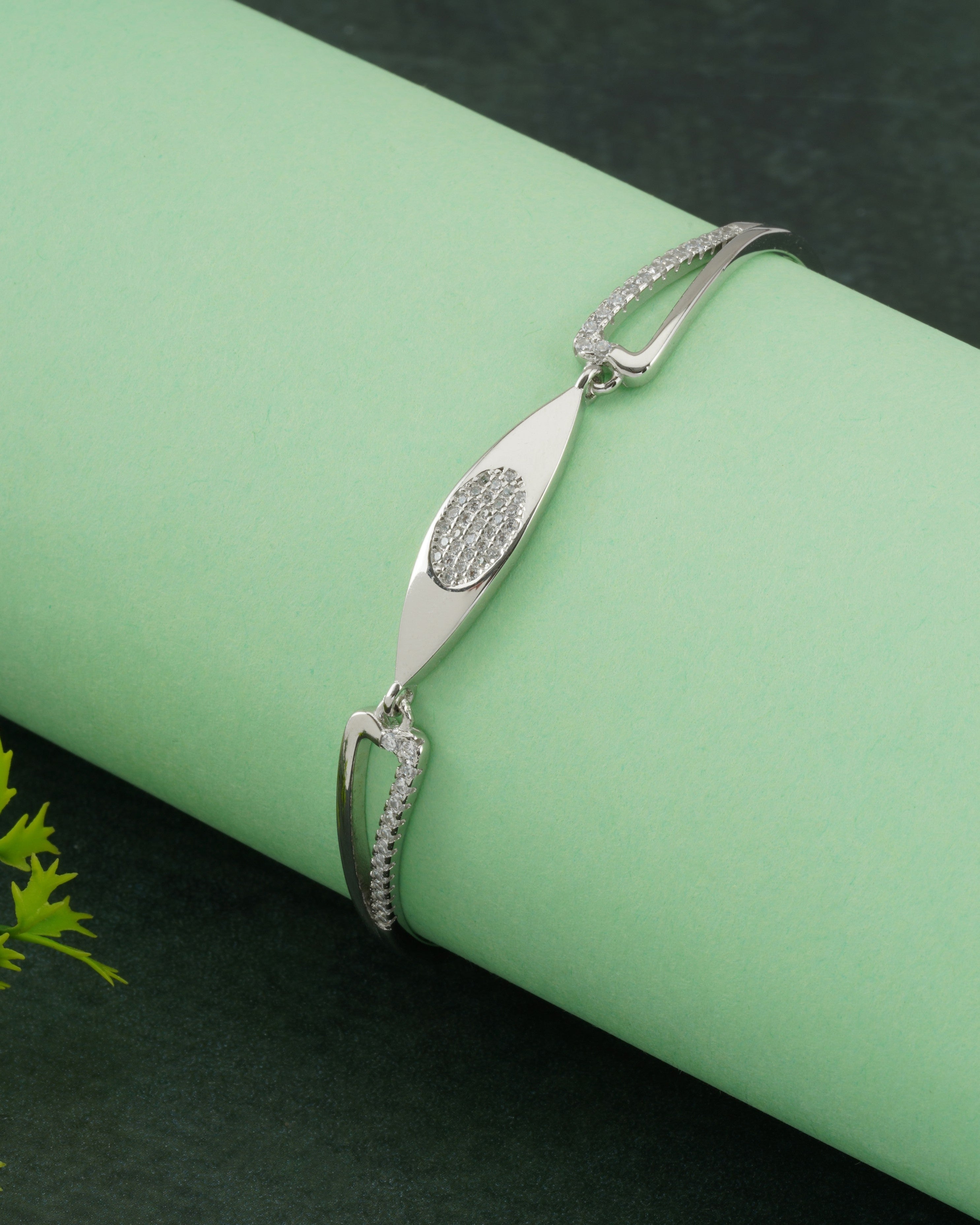Luna Oval Radiance Bracelet